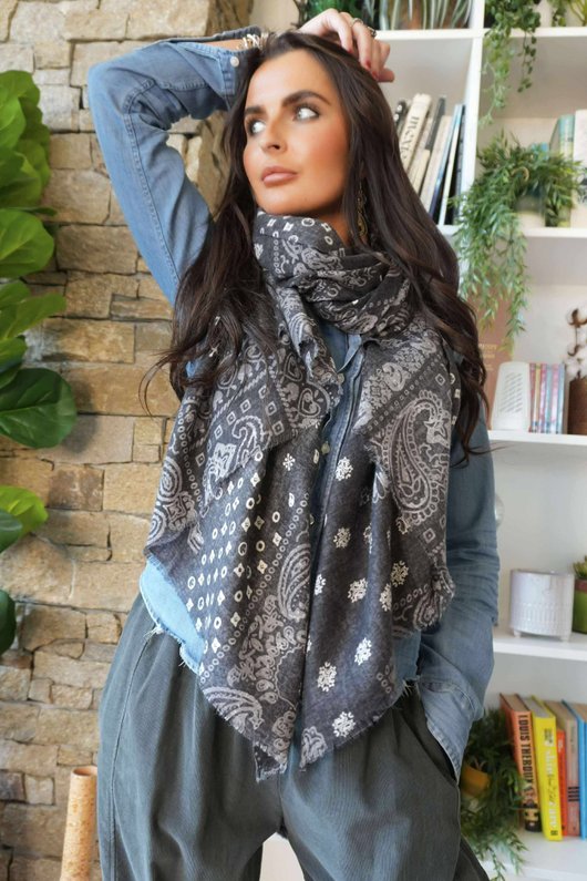 Lucky Bandana Scarf Black /50=